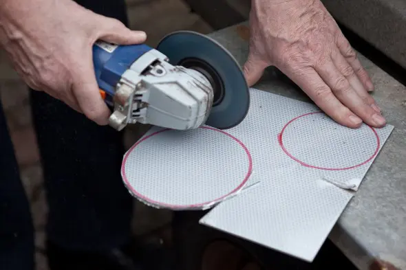 DIY Beauty Dish: Udskæring af centerplade